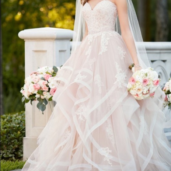 Stella York - Essence of Australia #6432 - Picture 2 of 5